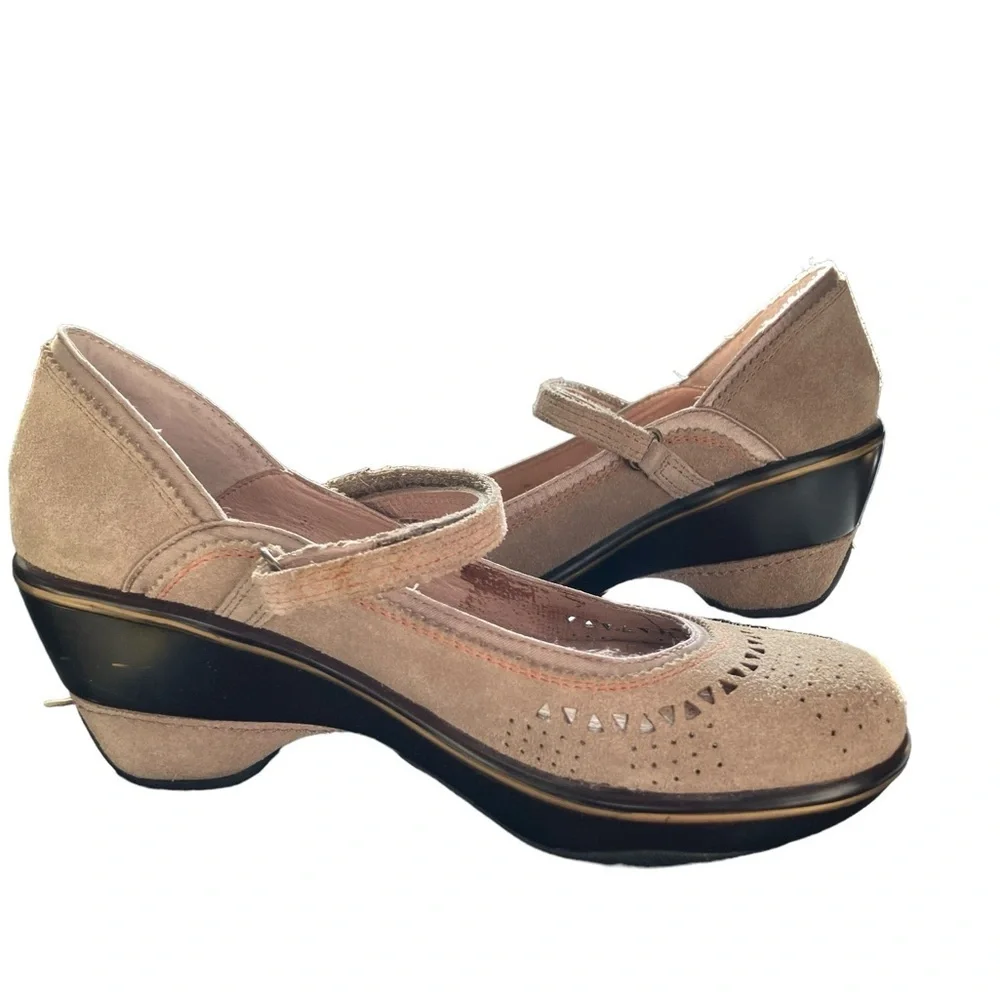 Jambu Lido Encore Beige Suede Mary Jane Sport Wedge Shoe Round Toe 7.5